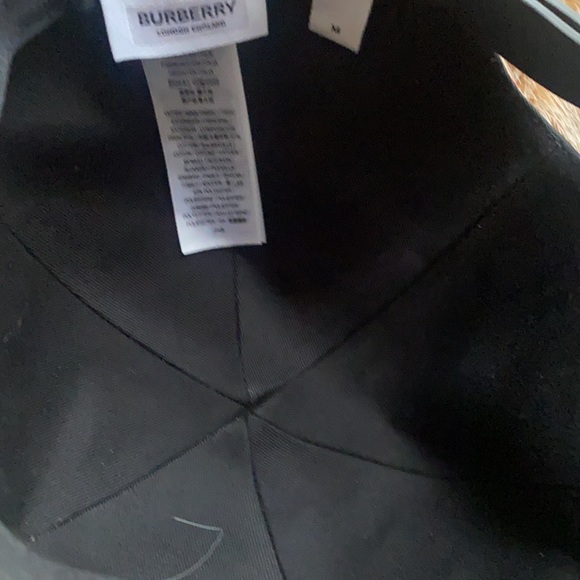 Selling a size Medium Burberry snap back hat worn once does not fit right. - Picture 5 of 5